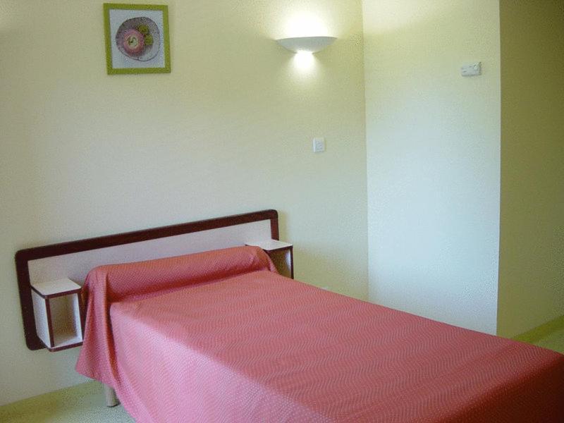 Home Du Buisson Hotel Des Familles Isle Екстериор снимка
