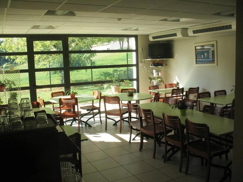 Home Du Buisson Hotel Des Familles Isle Екстериор снимка