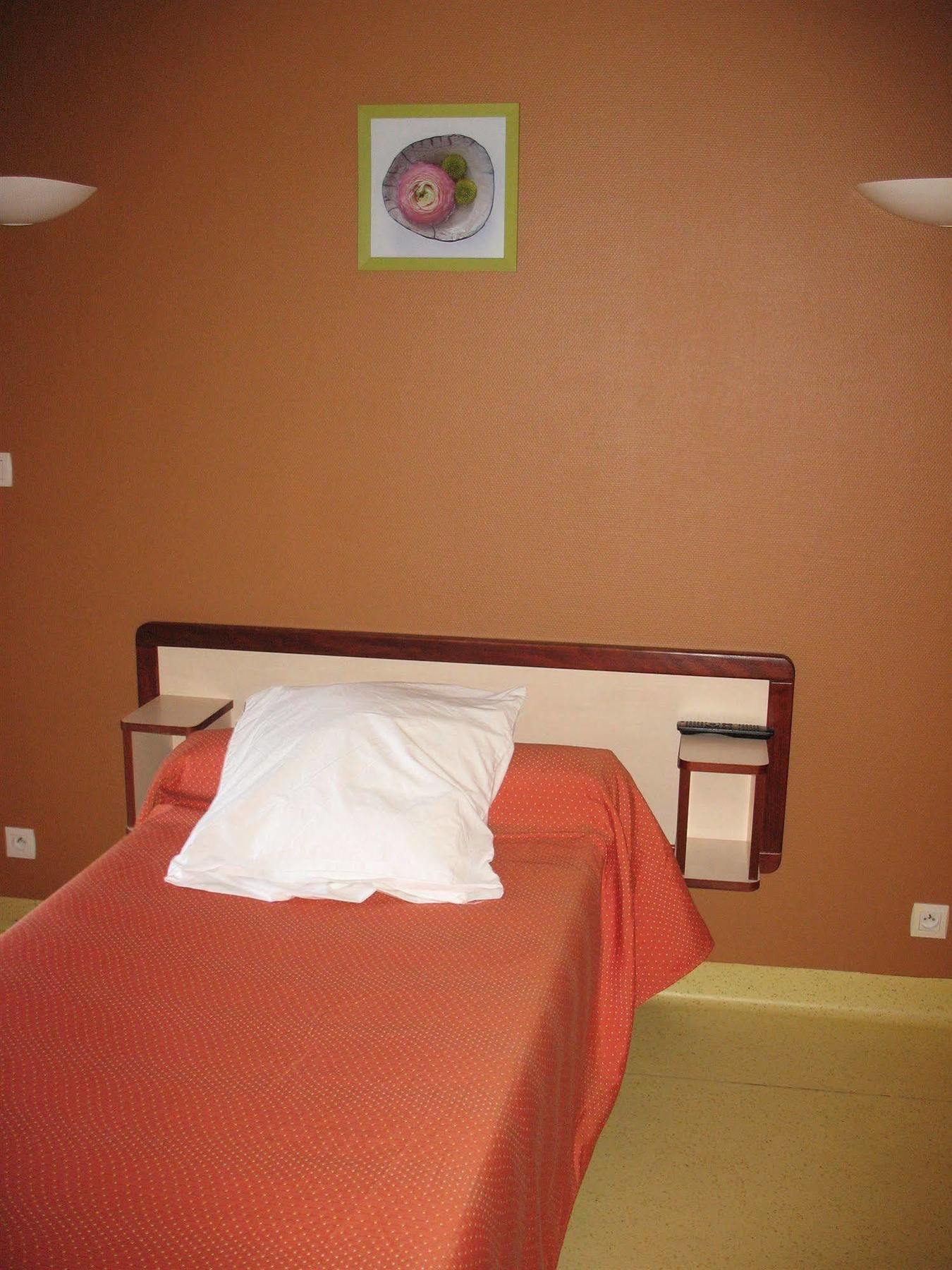 Home Du Buisson Hotel Des Familles Isle Екстериор снимка