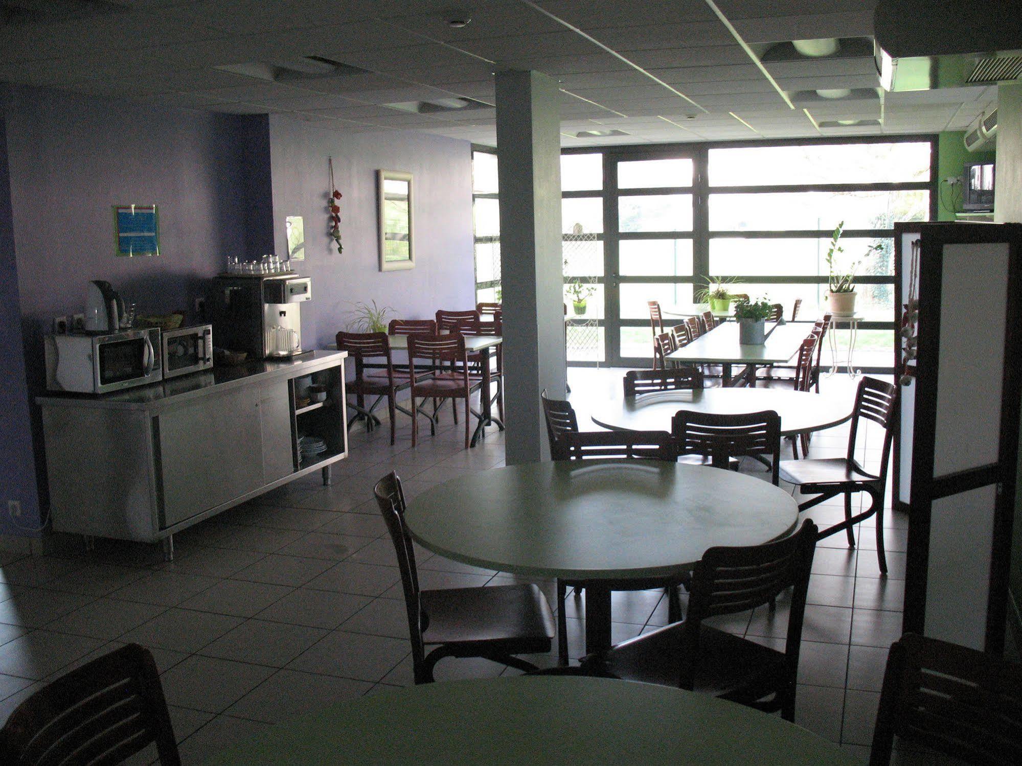 Home Du Buisson Hotel Des Familles Isle Екстериор снимка