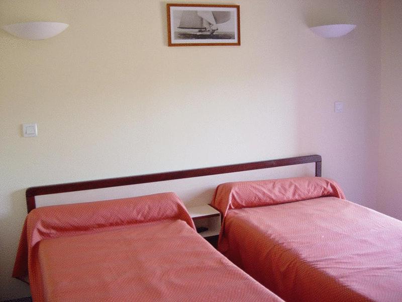 Home Du Buisson Hotel Des Familles Isle Екстериор снимка